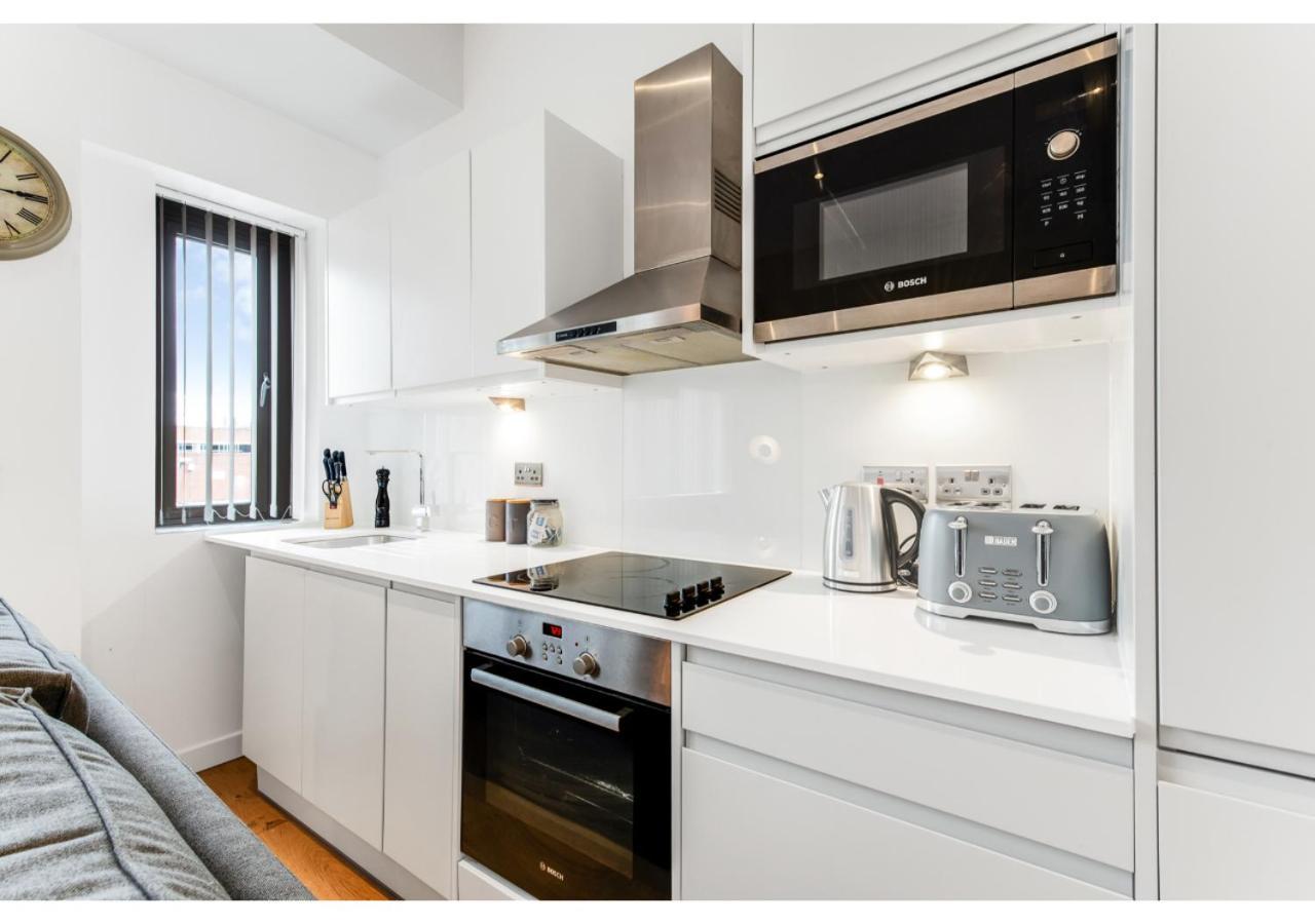 Stylish Flat In Centre Hassle Free Peaceful Apartment *
