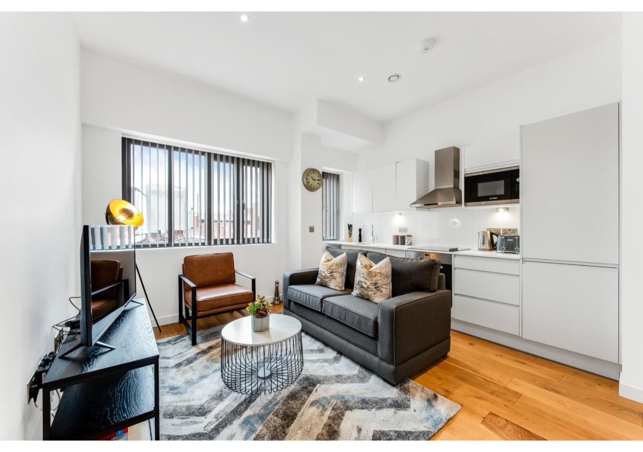 Stylish Flat In Centre Hassle Free Peaceful *